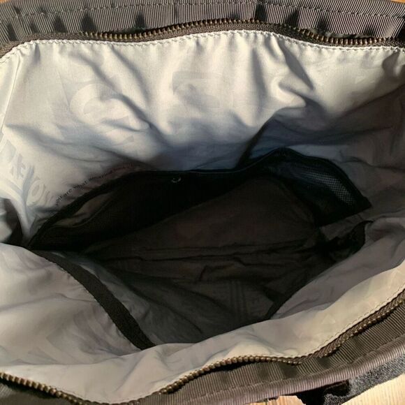 Vintage Lululemon Flow and Go Toote Bag Black from 2012 Read See Pictures - Picture 5 of 5